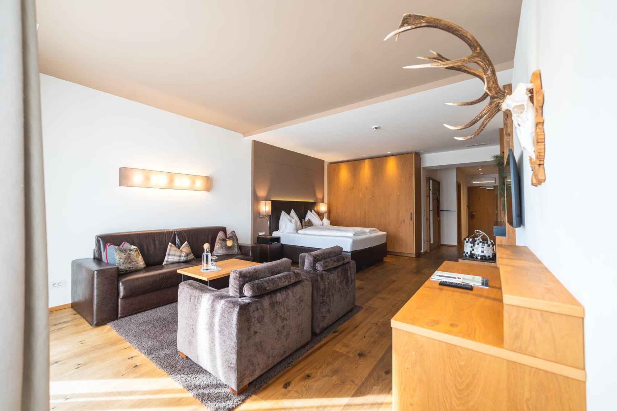 Hotel Schlosswirt Scena Kültér fotó